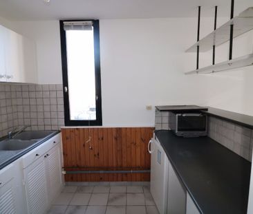 Appartement 2 pièces 42m2 MARSEILLE 8EME 750 euros - Photo 1