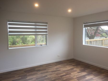 Beautiful spacious 2 bedroom on the best street - Photo 3