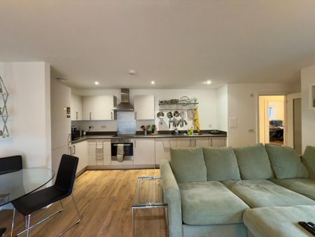 2 bedroom flat to rent - Photo 2