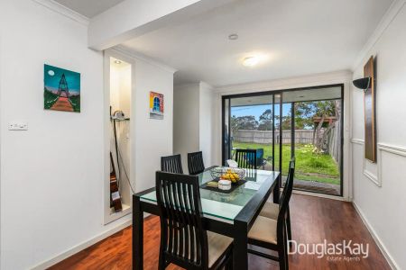 “Comfortable Unit in Prime Location” - Photo 2