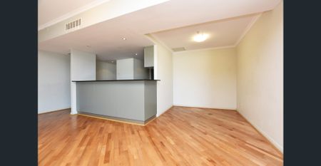 Contemporary sky home with phenomenal panoramic views - Photo 2