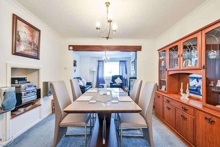 Beechwood Road, Knaphill, GU21 - Photo 3