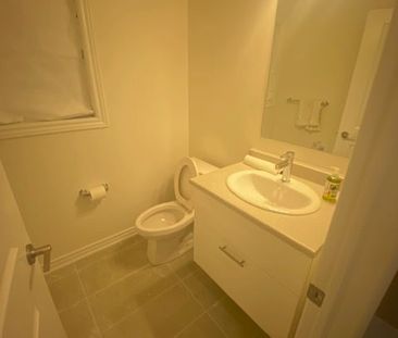 For Lease - 92 Phoenix Boulevard, Barrie, Ontario - Photo 5