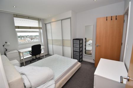 2 bedroom flat to rent - Photo 4