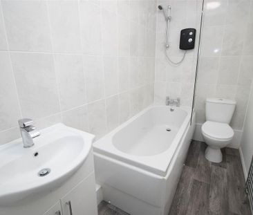 3 bedroom end of terrace house to rent - Photo 5