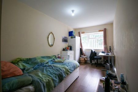 4 bedroom terraced house to rent - Photo 2