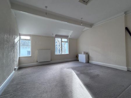 2 bedroom flat to rent - Photo 2