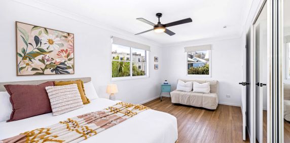 Light & Bright 1-Bedroom Unit – Just Minutes from the Beach! - Photo 2
