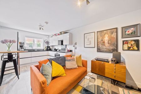 Owen Road, Godalming, Surrey, GU7 - Photo 3