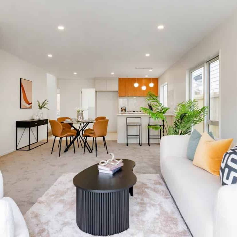 Four Bedroom Beauty! - Photo 1