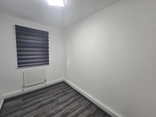 Little Grove, Bushey WD23, London - Photo 1
