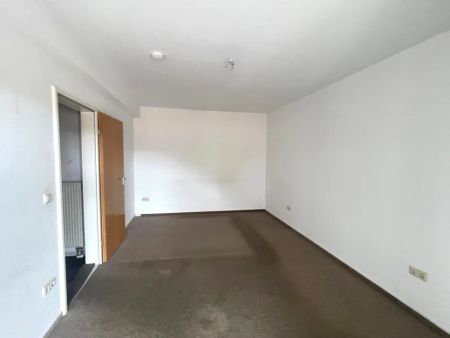 Helle, großzügige Wohnung im Unterdorf der Stadt - Foto 2