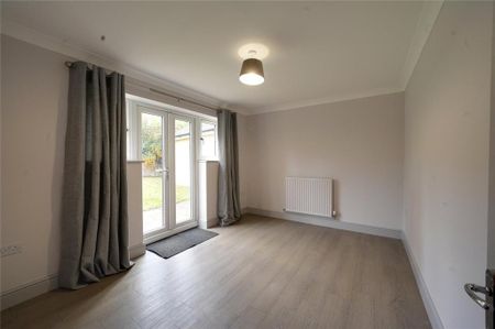 4 bedroom detached house to rent - Photo 3