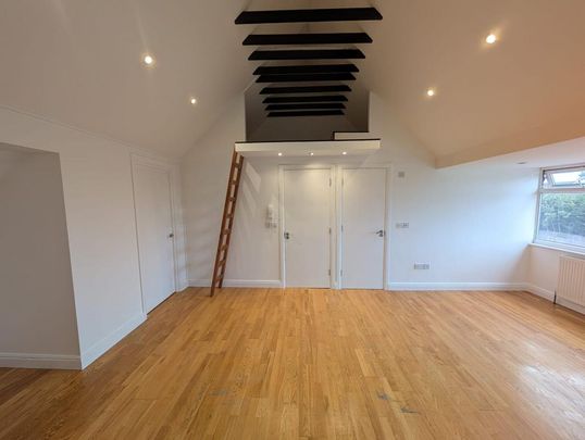 Studio to rent - Photo 1