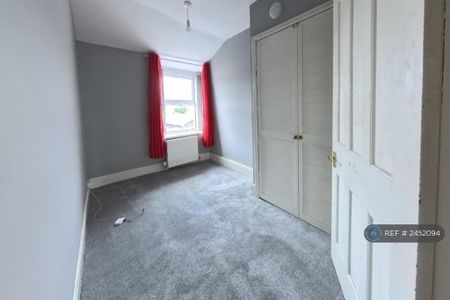 3 bedroom terraced house to rent - Photo 2