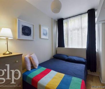 2 bedroom property to rent in London - Photo 2