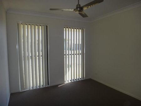 Great Family Home in Sought-After Coomera Grand Estate - Photo 2