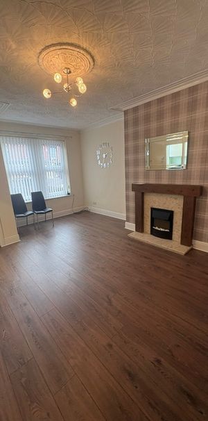 Room in a Shared House, Strathmore Avenue, LS9 - Photo 1