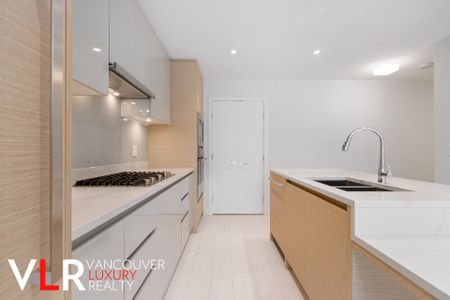 Condo in Vancouver East Side, BC - Photo 4