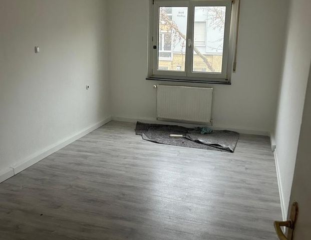 Helle 3-Zimmer-Wohnung mit Balkon - Foto 1