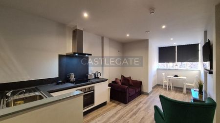 1 bedroom in a flat share to rent - Photo 2