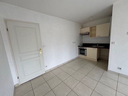 Location Appartement 2 pièces 37m² ST JEAN DE BRAYE 45800 - Photo 3