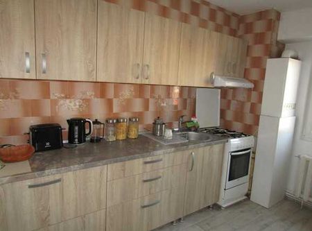 Apartament 4 camere, decomandate, 90 mp, garaj, zona Piata Cipariu - Fotografie 4
