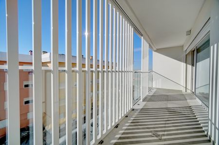 Excelente Apartamento T3 Novo em São João do Estoril - Photo 3