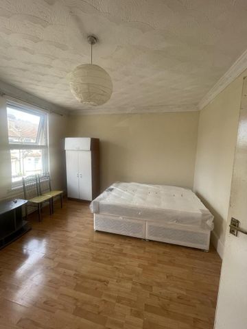 2 bedroom maisonette to rent - Photo 5