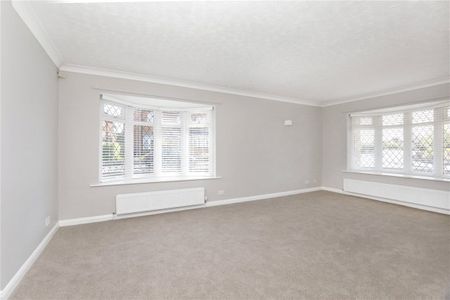 Recently redecorated and new carpets throughout, three bedroom detached bungalow located in the highly desirable village of Strensall within easy access to York City Centre - Photo 2