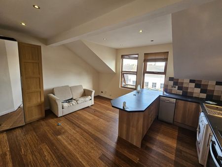 1 Bed Flat, Merton High Street, SW19 - Photo 2