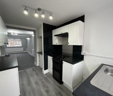 2 bedroom terraced house to rent - Photo 3