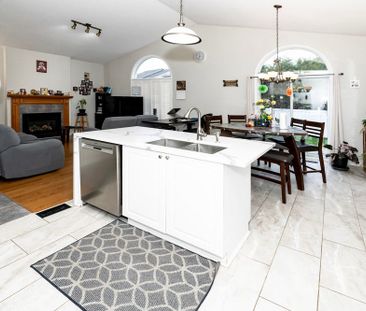 For Lease - 125 Stoneway Drive, Barrhaven, Ontario - Photo 3