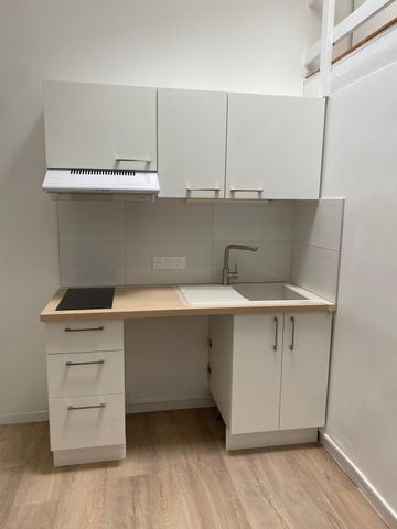 Location Appartement 1 pièce 28m² LYON 7ème - Photo 2