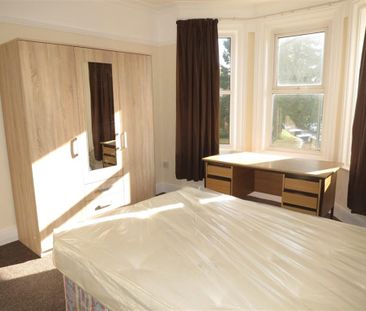 6 bedroom detached house to rent - Photo 3