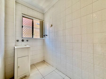 Modern 1-Bedroom Unit in Convenient Location - Photo 5