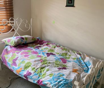 Altona Meadows - Photo 1