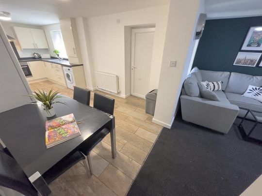 5 bedroom house to rent - Photo 1