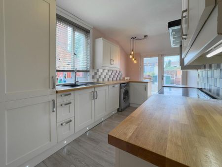 2 bedroom terraced house to rent - Photo 4