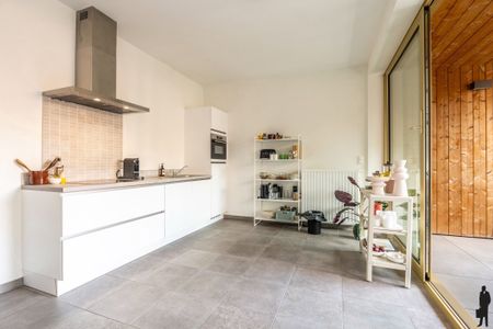 Appartement met 2 slaapkamers en terras aan Turnova - Photo 3