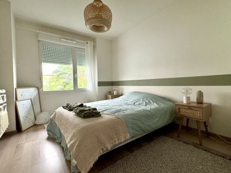 Location Appartement 3 pièces 66m² BORDEAUX 33300 - Photo 3