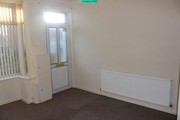 3 bedroom end of terrace house to rent - Photo 1