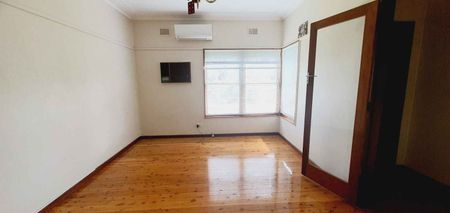 73 Bradbury Avenue Campbelltown - Photo 2