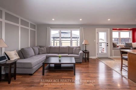 Detached Home For Lease | N9257461 - Photo 4