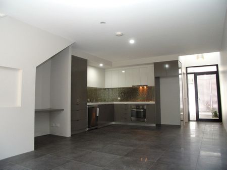 6/60 Hofmann Drive, Noosaville QLD 4566 - Townhouse For Rent | Domain - Photo 2