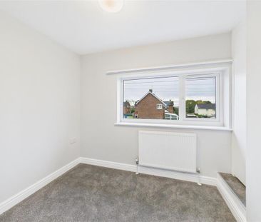 4 bedroom semi-detached house to rent - Photo 6