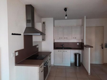 Location Appartement 2 pièces 38m² DRAGUIGNAN 83300 - Photo 3