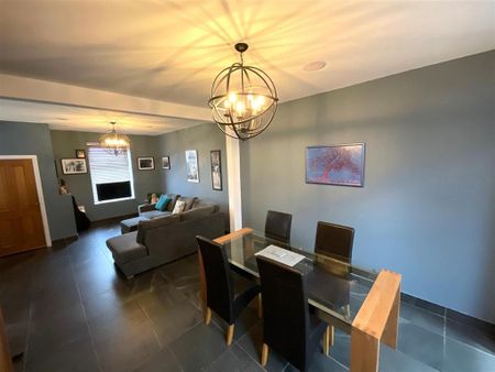 3 bedroom end of terrace house to rent - Photo 4