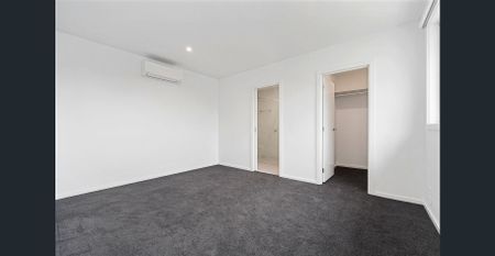 Modern Beachside Mornington Residence - Photo 3