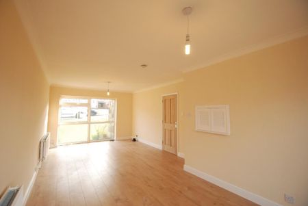 4 bedroom semi-detached house to rent - Photo 2